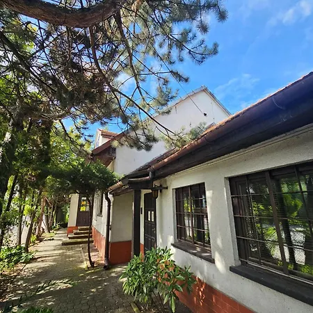Park Apartment